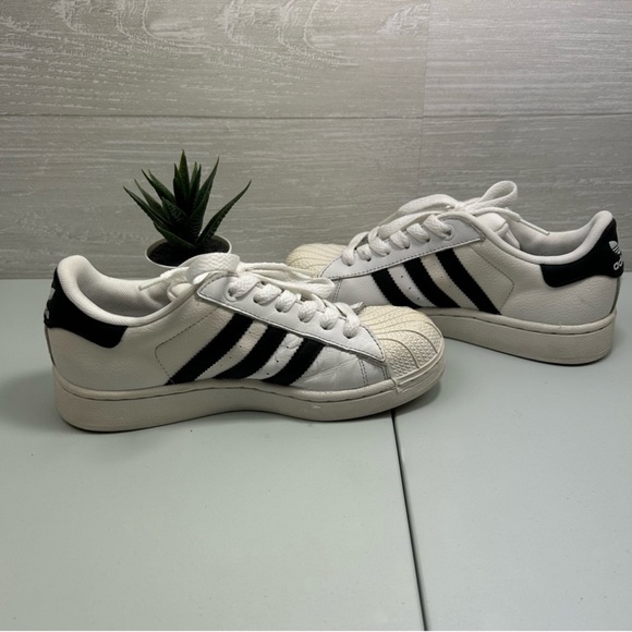 Adidas sneakers - Picture 1 of 12